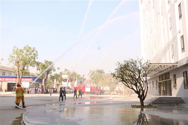 Thực tập phương án chữa cháy và cứu nạn, cứu hộ tại Bệnh viện Kiến An