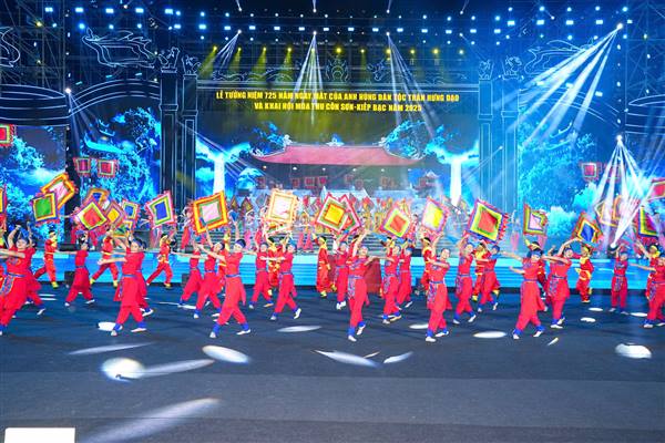 Tổng duyệt chương trình Lễ tưởng niệm 725 năm ngày mất Hưng Đạo Đại Vương Trần Quốc Tuấn và Khai hội mùa Thu Côn Sơn - Kiếp Bạc năm 2025