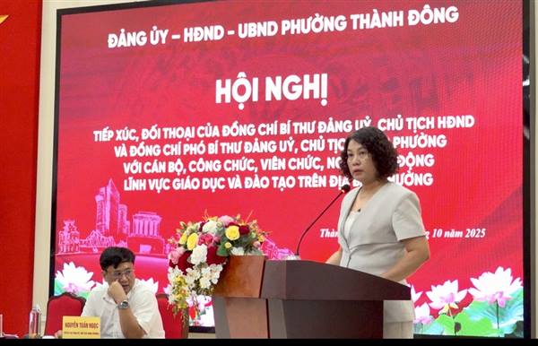 Lãnh đạo phường Thành Đông tiếp xúc, đối thoại với cán bộ, viên chức, người lao động ngành Giáo dục trên địa bàn
