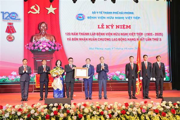Bệnh viện Hữu nghị Việt Tiệp kỷ niệm 120 năm thành lập, vinh dự đón nhận Huân chương Lao động hạng Nhất lần thứ 3