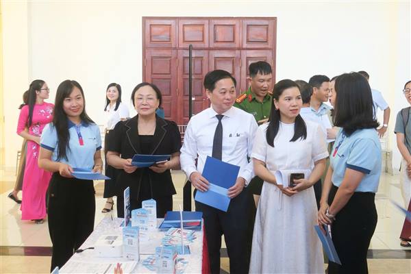 Phường Hưng Đạo khai trương tích hợp trợ lý ảo Smartbot GenAI vào Hệ thống Cổng Thông tin điện tử phường 