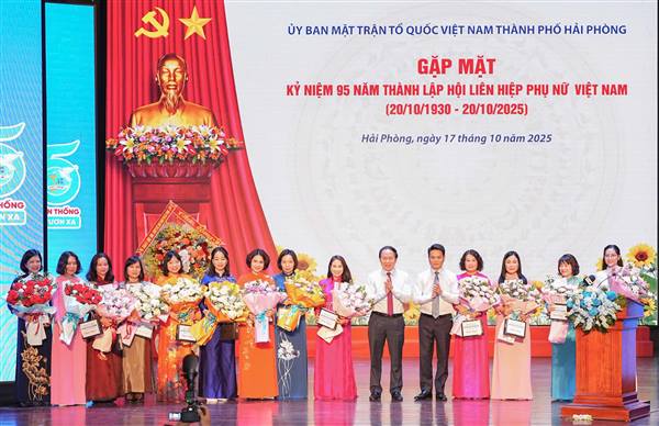 Hội Liên hiệp Phụ nữ thành phố gặp mặt kỷ niệm 95 năm Ngày thành lập Hội Liên hiệp Phụ nữ Việt Nam (20/10/1930 – 20/10/2025)