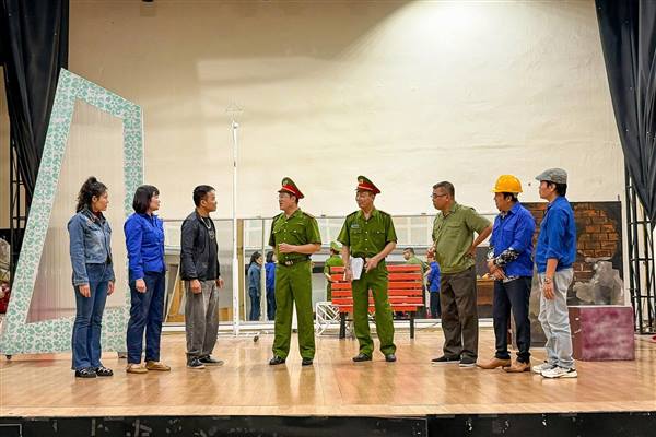 Nhà hát Nghệ thuật đương đại thành phố biểu diễn chương trình nghệ thuật “Vì một thành phố không ma túy” trong chương trình Sân khấu truyền hình số tháng 11/2025