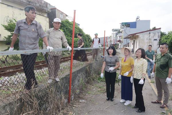 Phường An Biên ra quân đảm bảo công tác an toàn giao thông đường sắt và thực hiện “Ngày thứ 7 cùng dân”