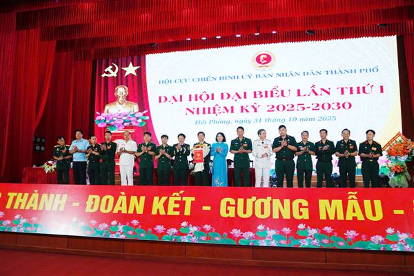 Hội Cưụ chiến binh UBND thành phố: Trung thành - Đoàn kết - Gương mẫu - Đổi mới