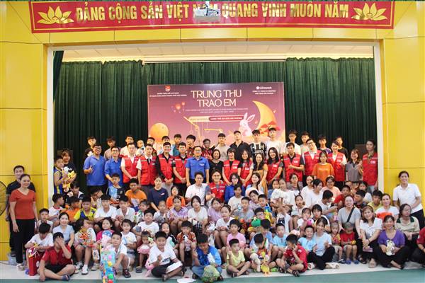 Đoàn Thanh niên UBND thành phố phối tổ chức chương trình “Trung thu trao em” tại Làng trẻ em SOS Hải Phòng