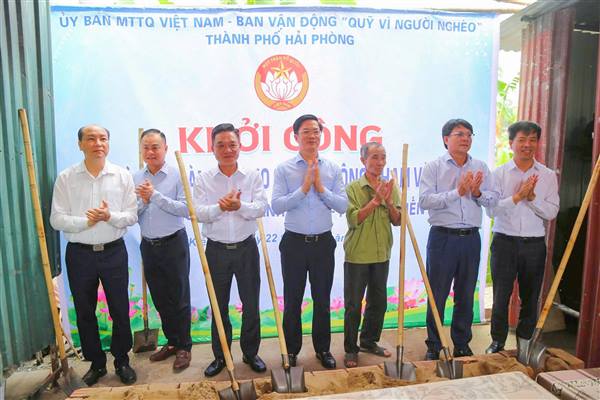 Khởi công xây dựng 2 ngôi nhà Đại đoàn kết cho hộ nghèo tại phường Kiến An