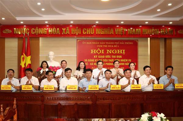 Cụm thi đua số 1 ký kết giao ước thi đua, đăng ký chỉ tiêu phát triển kinh tế - xã hội, quốc phòng – an ninh năm 2025