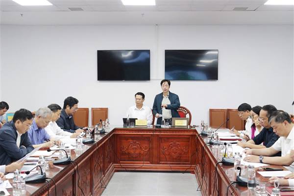 Ban Kinh tế - Ngân sách HĐND thành phố thẩm tra hồ sơ dự thảo Nghị quyết trình Kỳ họp thứ 30 (kỳ họp chuyên đề) HĐND thành phố khóa XVI