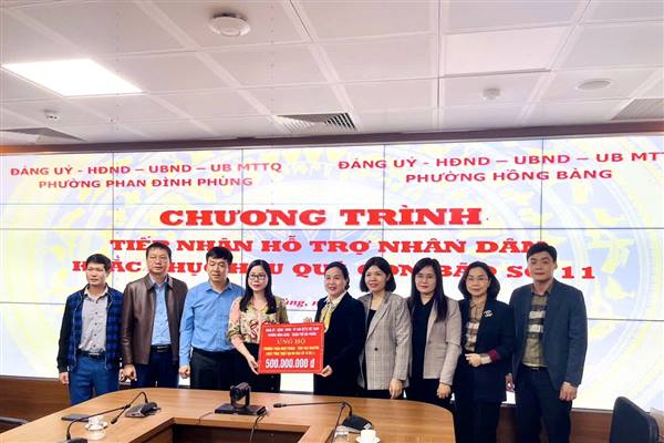 Phường Hồng Bàng ủng hộ đồng bào các địa phương khắc phục thiệt hại do cơn bão số 10 và 11 gây ra