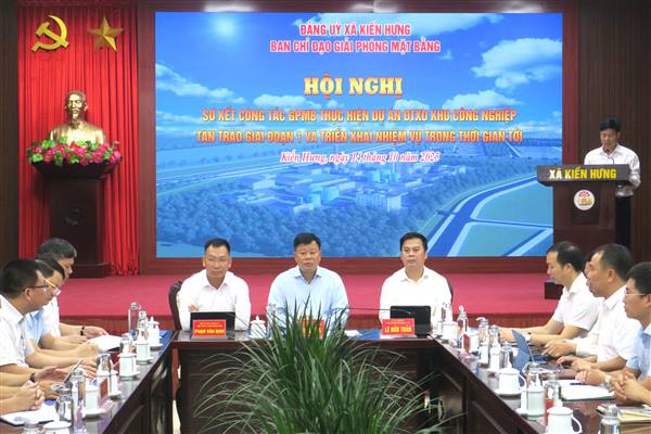Khen thưởng nhiều tập thể, cá nhân có thành tích xuất sắc trong công tác giải phóng mặt bằng thực hiện Dự án đầu tư phát triển kết cấu hạ tầng khu công nghiệp Tân Trào giai đoạn 1