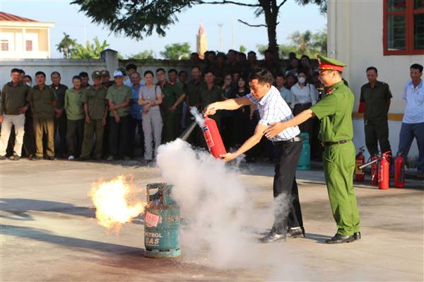 Xã Vĩnh Thuận tuyên truyền, phổ biến kiến thức Luật Phòng cháy và chữa cháy, hướng dẫn kỹ năng phòng cháy, chữa cháy năm 2025