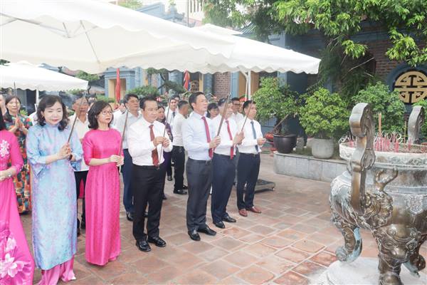 Dâng hương Kỷ niệm 1984 năm Ngày Nữ tướng Lê Chân thắng trận (15 tháng 8 - Âm lịch)