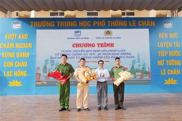 Tuyên truyền pháp luật về phòng, chống ma túy, an toàn giao thông và an ninh mạng cho học sinh Trường THPT Lê Chân