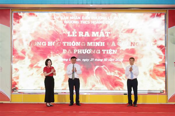 Phường Lê Chân: Ra mắt “Phòng học thông minh, tương tác đa phương tiện” và “Thư viện số - không gian học tập mở cho học sinh” tại các trường học