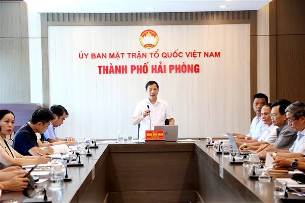 Hội nghị phản biện dự thảo Quy định quản lý hệ thống cây xanh, công viên, vườn hoa, mảng xanh công cộng đô thị