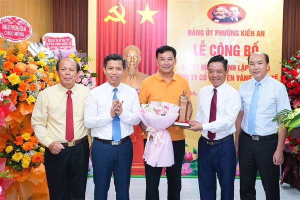 Đảng ủy phường Kiến An công bố Quyết định thành lập Chi bộ Trường TH, THCS, THPT Edison và Chi bộ Công ty Cổ phần Én Vàng quốc tế
