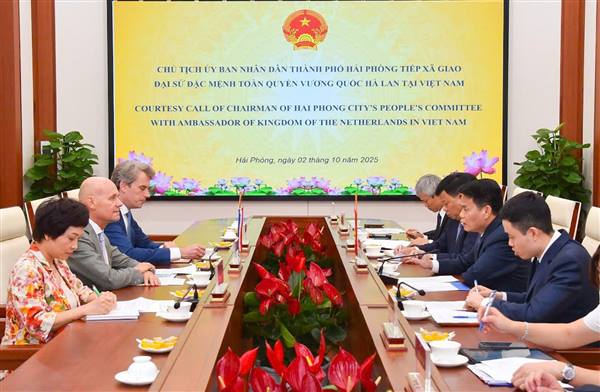 Chủ tịch UBND thành phố Lê Ngọc Châu tiếp xã giao Đại sứ Đặc mệnh toàn quyền Vương quốc Hà Lan tại Việt Nam