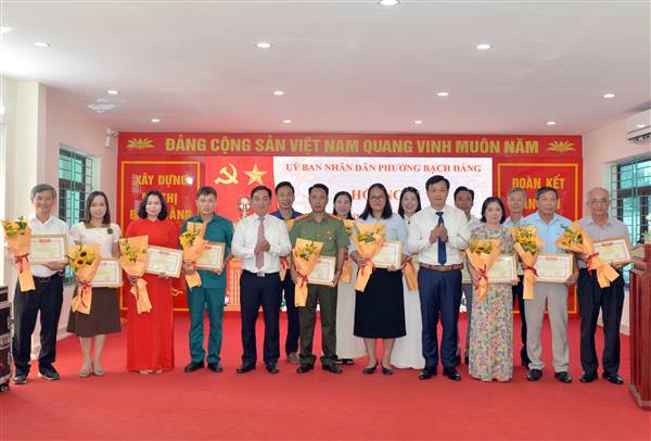 Phường Bạch Đằng: 66 cá nhân, 23 tập thể được biểu dương điển hình tiên tiến