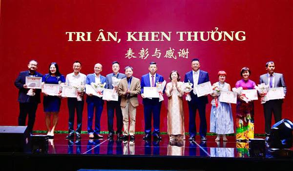 Giao lưu hữu nghị Việt - Trung 2025: Thắt chặt quan hệ, mở rộng hợp tác