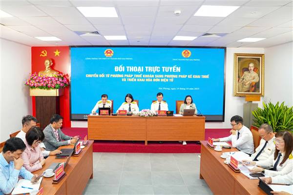 Đối thoại trực tuyến về thuế hộ kinh doanh với Chủ đề “Chuyển đổi từ hình thức khoán thuế sang hình thức kê khai thuế - Triển khai hoá đơn điện tử”.