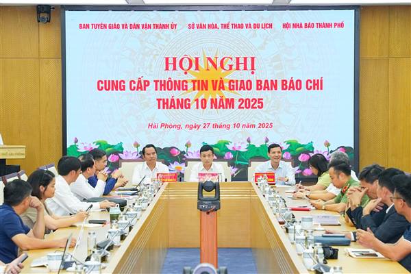 Hội nghị cung cấp thông tin và giao ban Báo chí định kỳ tháng 10 năm 2025