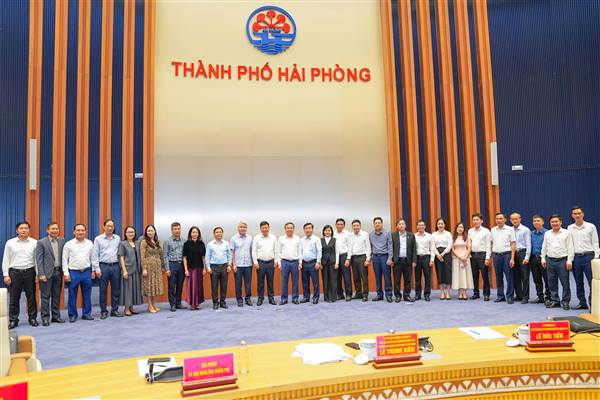 Ủy ban nhân dân thành phố tiếp đón, làm việc với Đoàn công tác tỉnh Quảng Trị về kinh nghiệm xây dựng Khu thương mại tự do