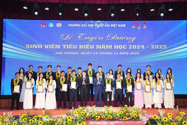 Trường Đại học Hàng hải Việt Nam tuyên dương 214 sinh viên tiêu biểu trên nhiều lĩnh vực
