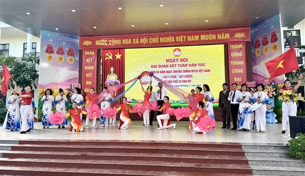 Sôi nổi Ngày hội Đại đoàn kết toàn dân tộc tại Tổ dân phố 33 Vạn Mỹ, phường Ngô Quyền