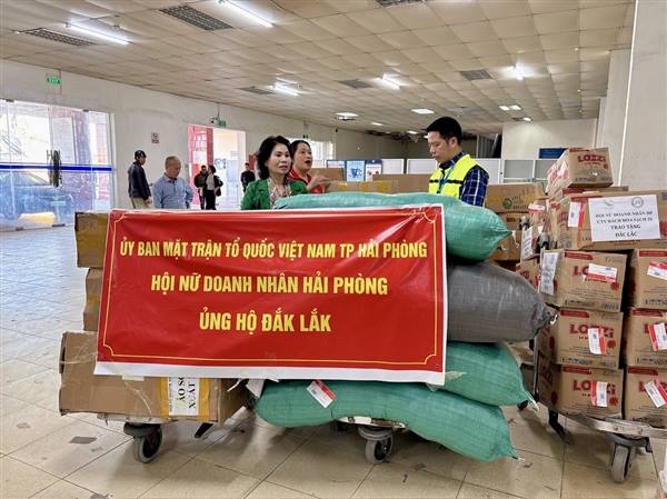 Hội Nữ Doanh nhân Hải Phòng huy động gần 1 tỷ đồng hỗ trợ các địa phương bị ảnh hưởng thiên tai