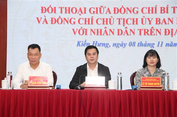 Người đứng đầu cấp ủy, chính quyền xã Kiến Hưng đối thoại với Nhân dân trên địa bàn xã