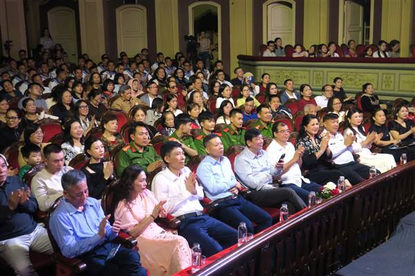 Chương trình nghệ thuật “Vì một thành phố không ma túy”