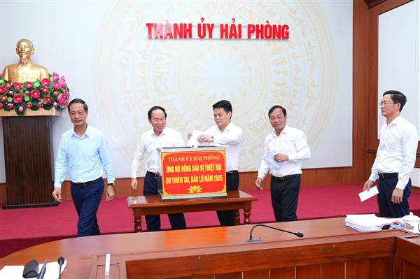 Ban Thường vụ Thành ủy phát động ủng hộ đồng bào bị thiệt hại do thiên tai, bão lũ năm 2025