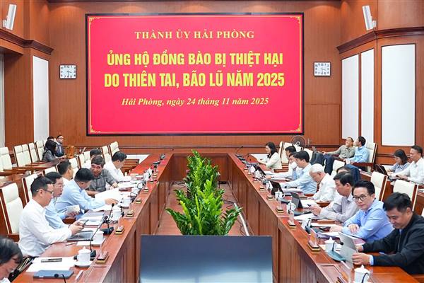 Ban Thường vụ Thành ủy phát động ủng hộ đồng bào bị thiệt hại do thiên tai, bão lũ năm 2025