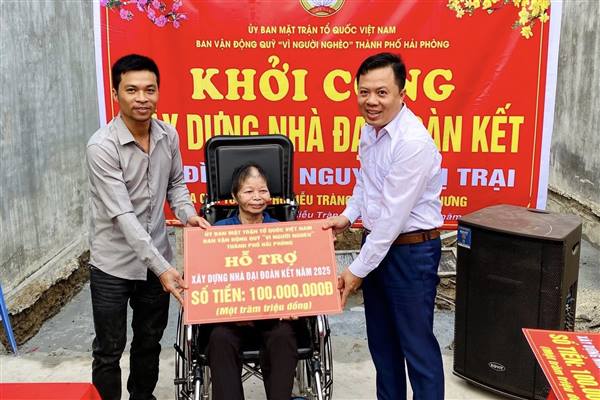 Khởi công xây dựng nhà Đại đoàn kết cho hộ nghèo trên địa bàn phường Tân Hưng