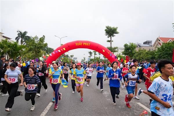 Sôi nổi Giải Việt dã Tiền phong năm 2025 trong chương trình Đại hội Thể dục Thể thao lần thứ I phường Hải An