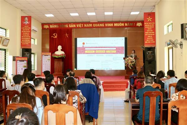 Nâng cao nghiệp vụ công tác tiếp nhận, giải quyết thủ tục hành chính và hồ sơ phi địa giới