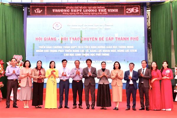 Hội giảng - Hội thảo chuyên đề cấp thành phố phát triển năng lực số, năng lực ngoại ngữ và năng lực STEM cho học sinh THPT tại Trường THPT Lương Thế Vinh