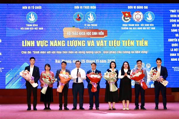 Hội thảo khoa học sinh viên lĩnh vực Năng lượng và Vật liệu tiên tiến: Kết nối tri thức - Kiến tạo tương lai công nghệ xanh