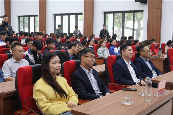 Thúc đẩy kỹ năng số và phổ cập tên miền “id.vn” đến sinh viên Đại học Hải Phòng