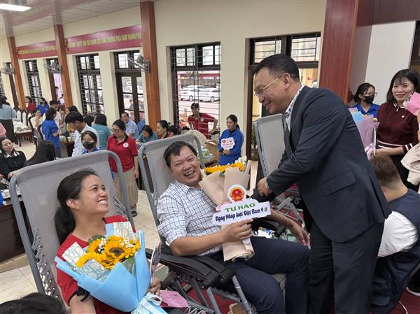 Xã Kiến Hưng tổ chức Ngày hội hiến máu tình nguyện – Ngày hội Pháp luật Việt Nam năm 2025