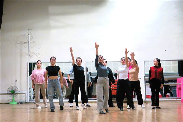 Nhà hát Nghệ thuật đương đại Hải Phòng khẩn trương tập luyện chương trình nghệ thuật “Đỗ Nhuận - Âm thanh cuộc đời” 