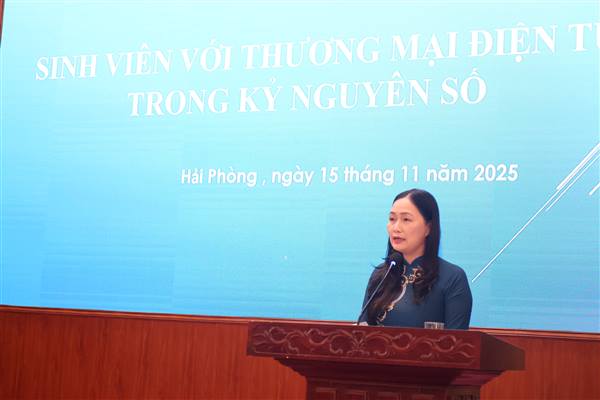 Hỗ trợ sinh viên tiếp cận với thương mại điện tử trong kỷ nguyên số