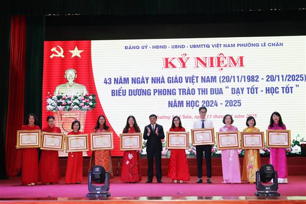 Phường Lê Chân kỷ niệm 43 năm Ngày Nhà giáo Việt Nam và biểu dương phong trào thi đua “Dạy tốt - Học tốt” năm học 2024 - 2025