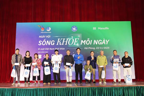 Trên 1.000 người được khám bệnh, phát thuốc miễn phí tại chương trình “Ngày hội vì sức khỏe cộng đồng 2025”