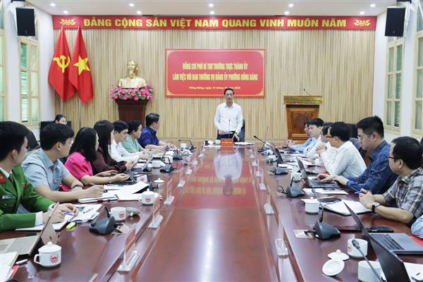 Phó Bí thư Thường trực Thành ủy Đỗ Mạnh Hiến làm việc với Ban Thường vụ Đảng ủy phường Hồng Bàng