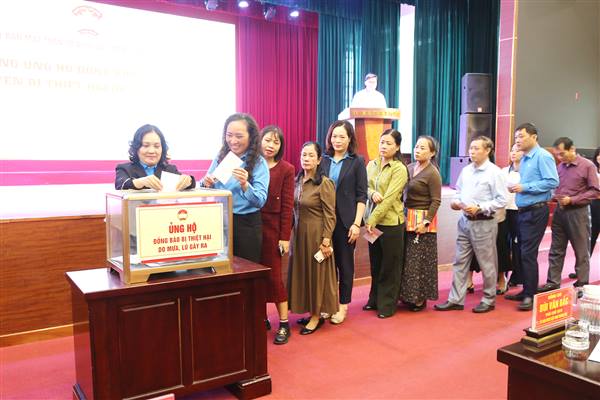 Cơ quan Ủy ban MTTQ Việt Nam thành phố phát động ủng hộ đồng bào miền Trung – Tây Nguyên khắc phục hậu quả mưa lũ