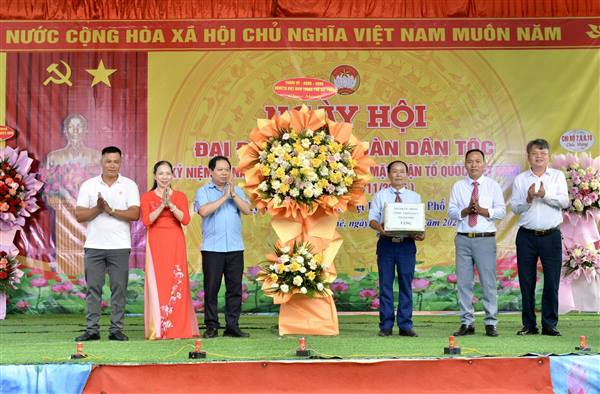 Sôi nổi Ngày hội Đại đoàn kết toàn dân tộc tại Liên thôn Kỳ Sơn, xã Việt Khê