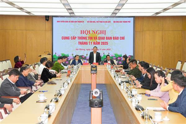 Cung cấp thông tin và giao ban báo chí định kỳ tháng 11 năm 2025
