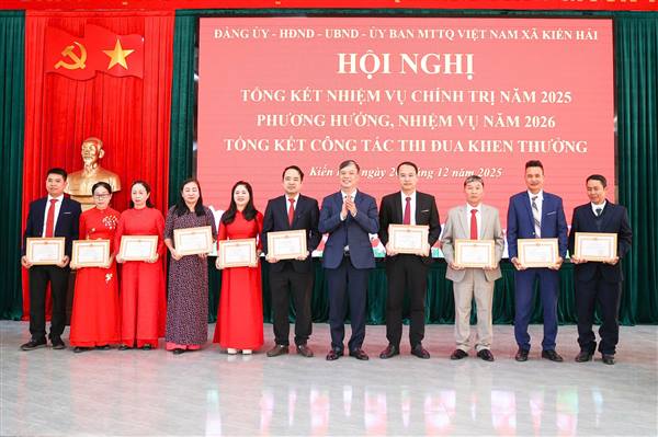 Xã Kiến Hải tổng kết nhiệm vụ chính trị năm 2025, biểu dương nhiều tập thể, cá nhân tiêu biểu